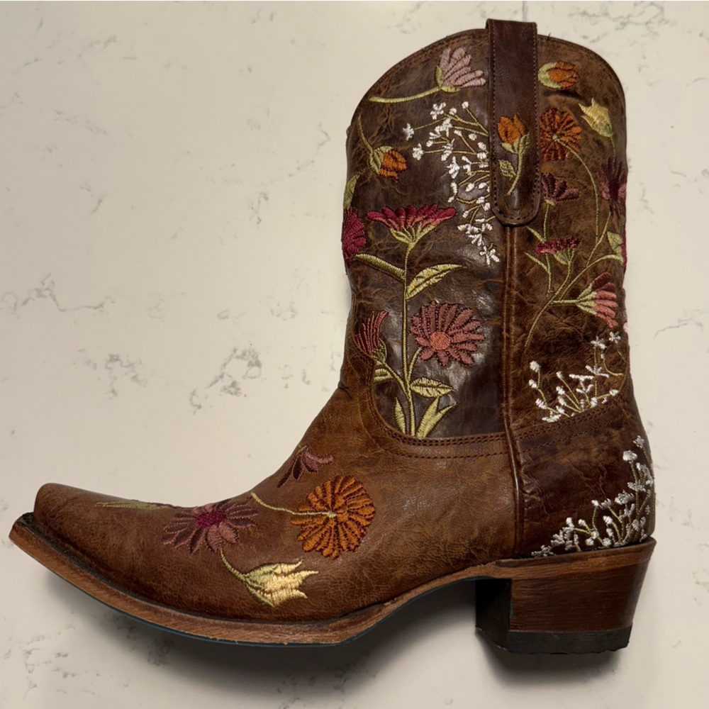 LANE New Embossed Leather Embroidered Western Boots - Picture 14 of 14